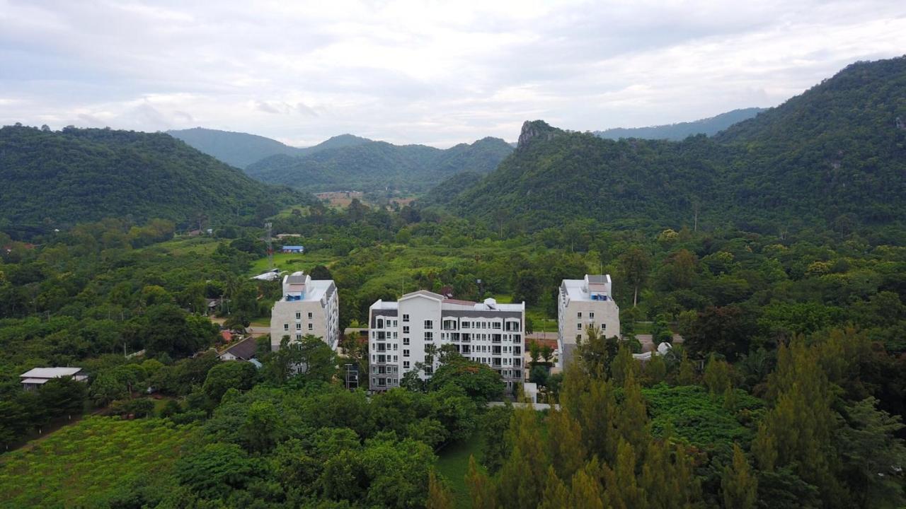 The Courtyard Khaoyai by Praweena Mu Si Exterior foto